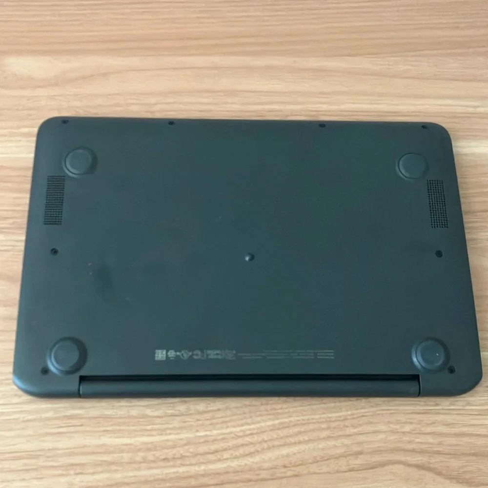 HP Black Laptop Modern Design with Crisp Display